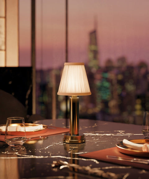 Wire-free lamp Victoria 18K gold by NEOZ Lighting